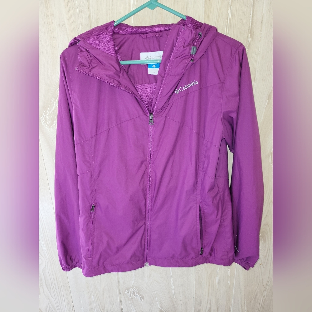 Columbia Sportswear hooded lined jacket with inside Velcro pocket Women's Medium